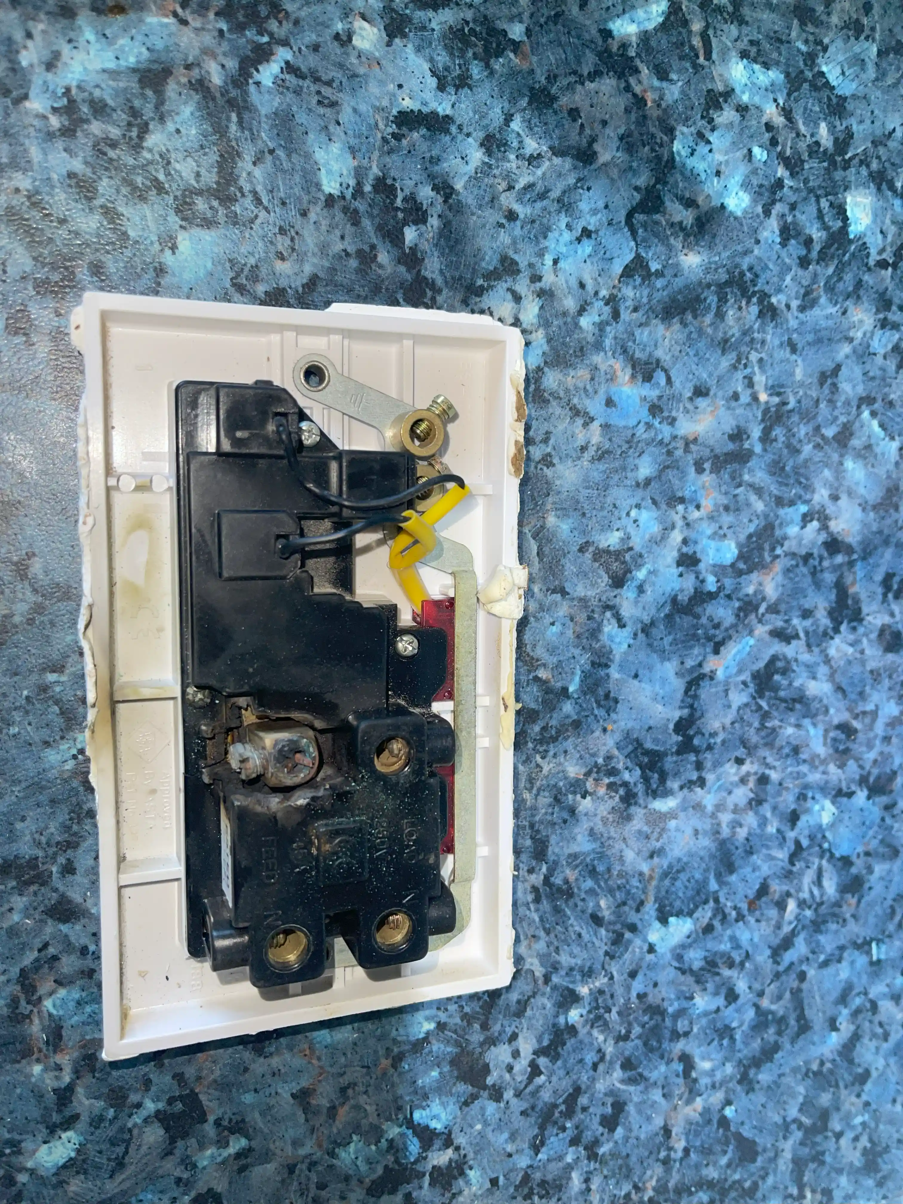 24 Hours Emergency Electrician near Tonbridge